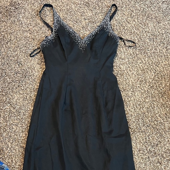 Dresses & Skirts - Vintage hand beaded women's full length gown black size 8